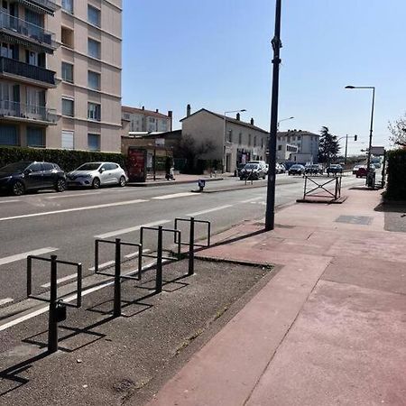 Le Pressense Daire Vénissieux Dış mekan fotoğraf